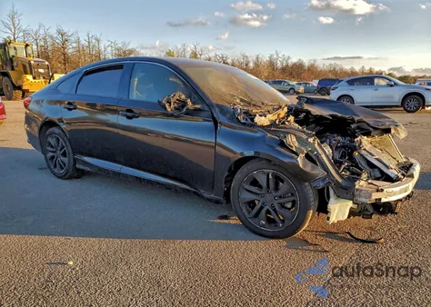 2020 Honda Accord Lx z USA, uszkodzony, nr VIN 1HGCV1F10LA133572